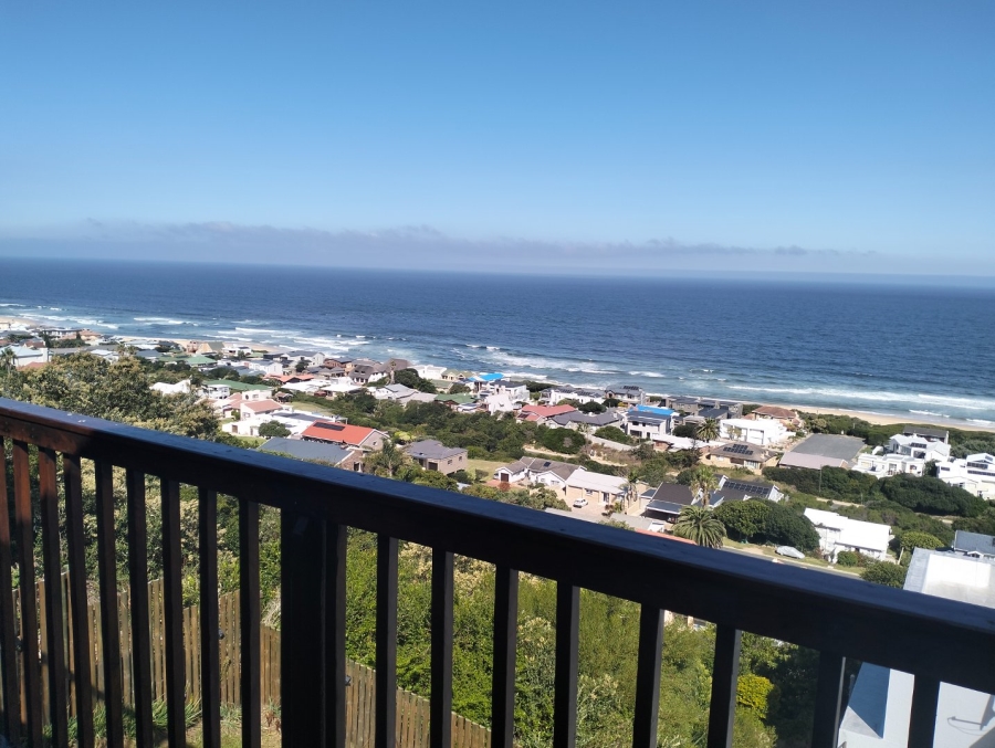 To Let 3 Bedroom Property for Rent in Outeniqua Strand Western Cape